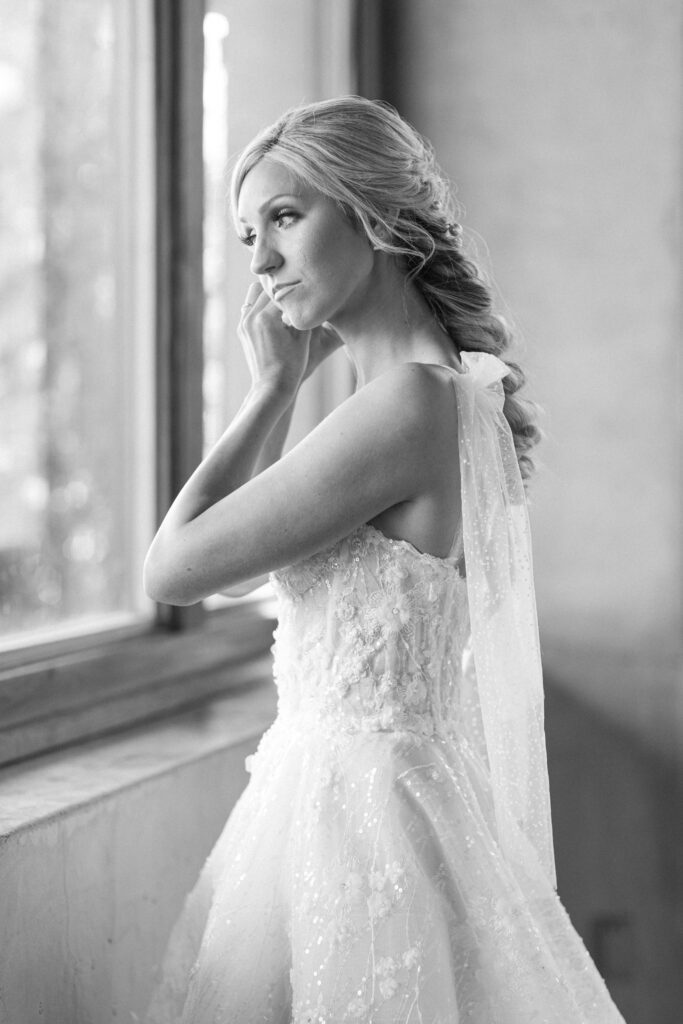 First look versus Aisle reveal