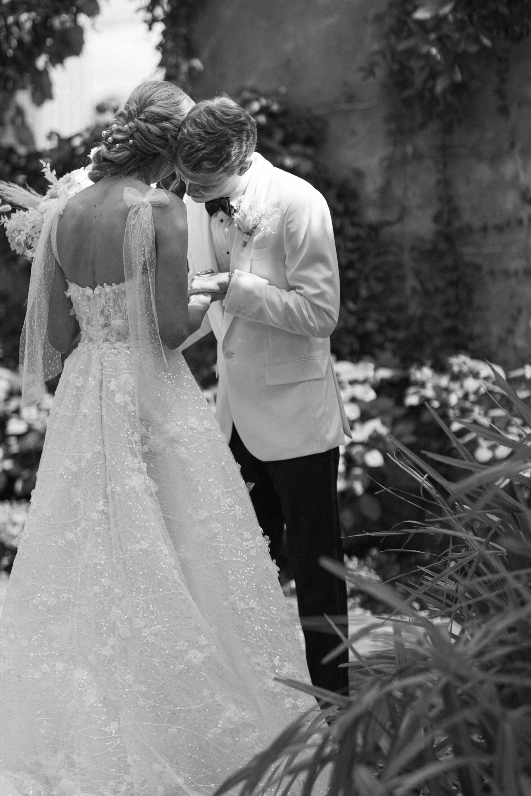 first look vs aisle reveal