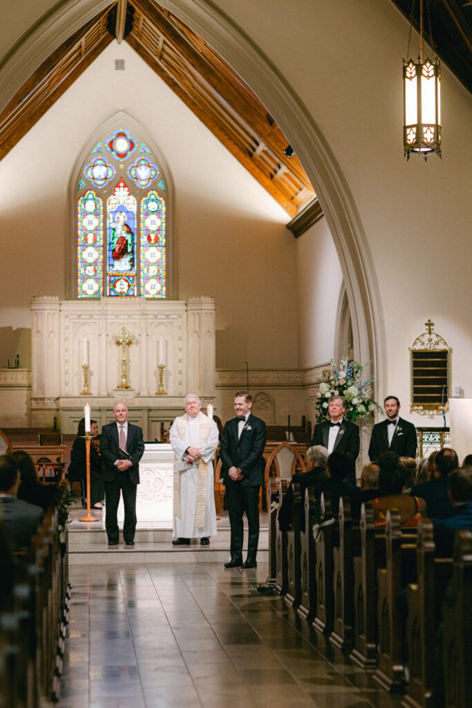 First look versus Aisle reveal